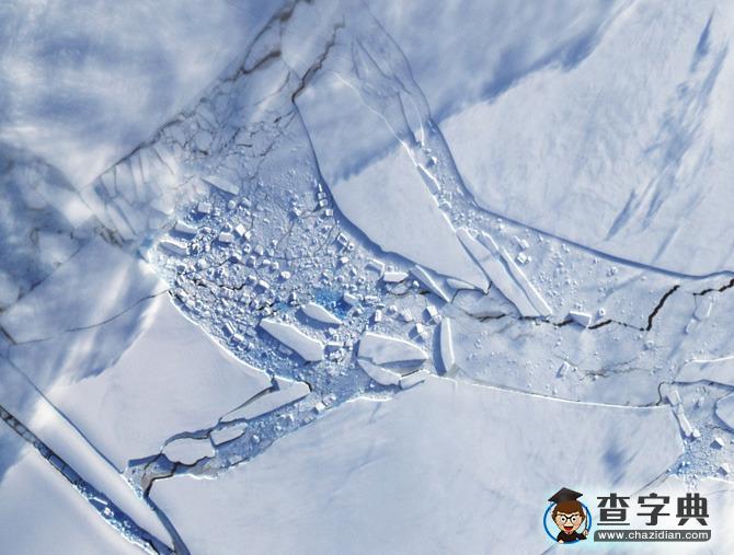 從太空俯視地球兩極冰山融化場(chǎng)面2