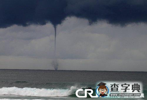 悉尼附近海面出現(xiàn)“龍吸水”2