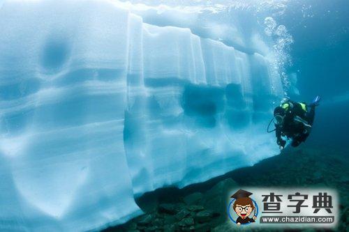攝影師拍攝到瑞士冰湖下奇景1