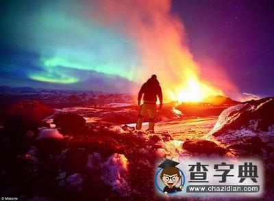 絢麗北極光輝映冰島火山噴發(fā)1
