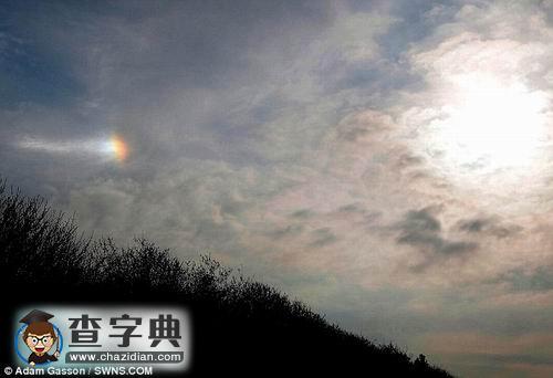 空中出現(xiàn)“UFO”實為罕見冰彩虹1