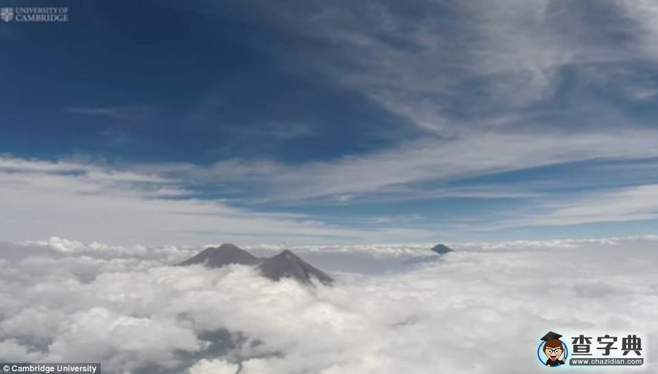 無人機(jī)拍攝危地馬拉火山噴發(fā)：每小時(shí)噴發(fā)數(shù)次5