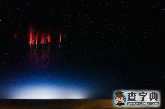 科學(xué)家在美國上空拍攝壯觀“紅色閃電精靈”1