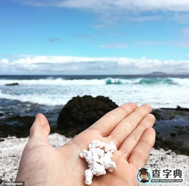 奇觀！西班牙加那利群島一海灘沙礫似爆米花6