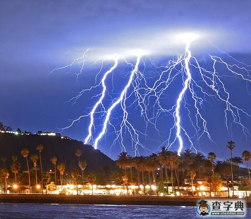 美國加州夜空被上千道閃電撕破 震撼壯觀3
