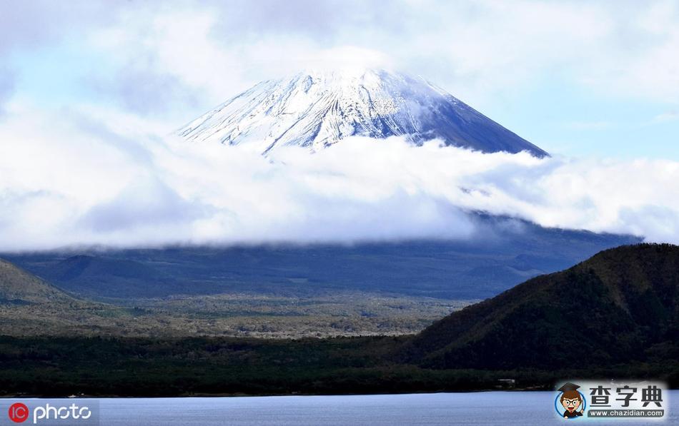 日本富士山觀測到“初冠雪” 銀裝素裹如仙境5