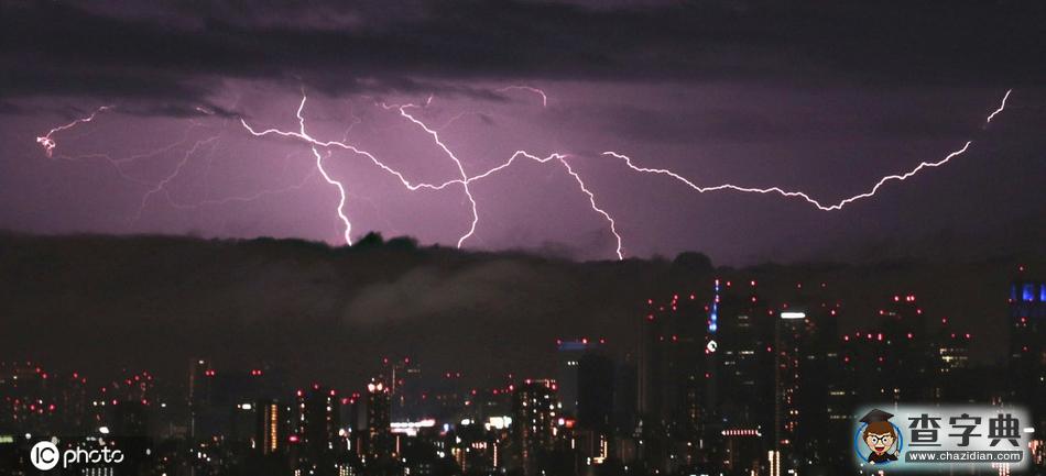 末日既視感！日本東京閃電“群魔亂舞”照亮高層建筑群5