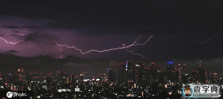 末日既視感！日本東京閃電“群魔亂舞”照亮高層建筑群4