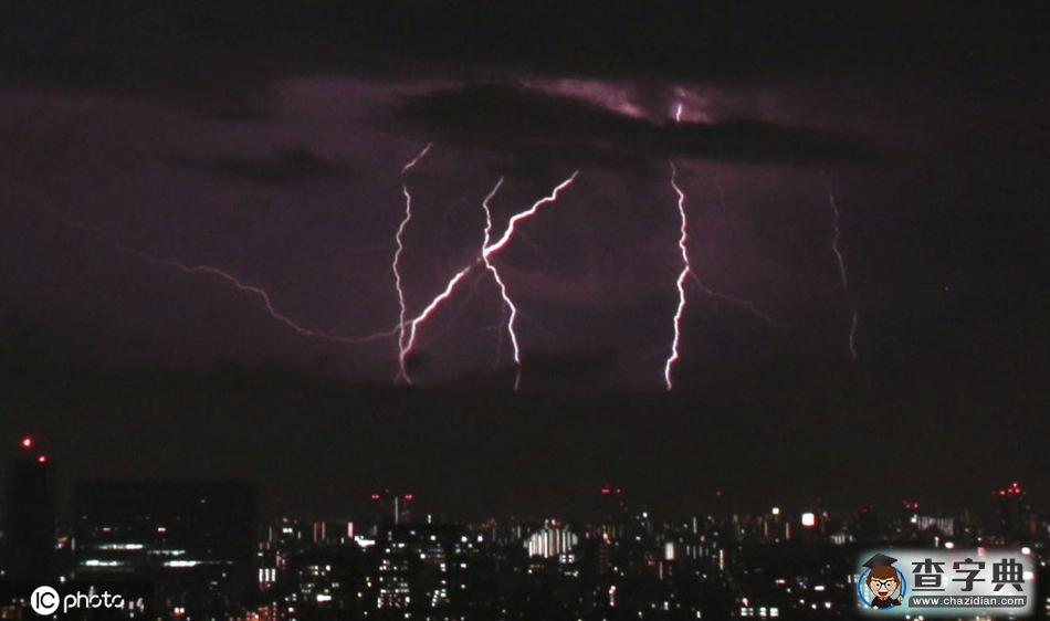 末日既視感！日本東京閃電“群魔亂舞”照亮高層建筑群1