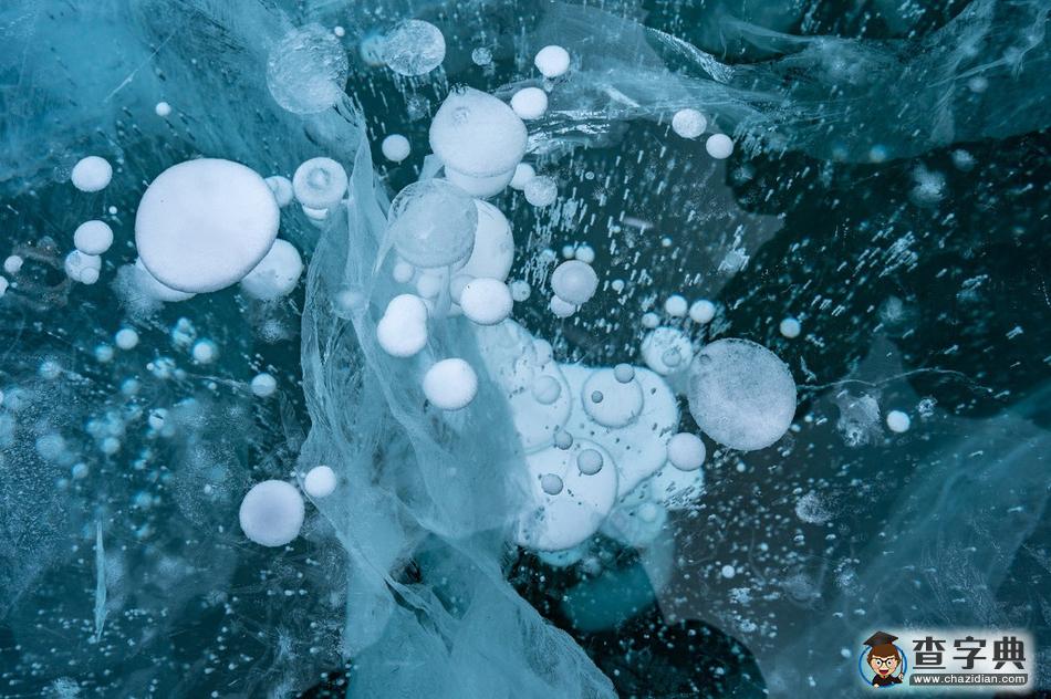 貝加爾湖童話般冰雪仙境 神奇氣泡冰太美了！1