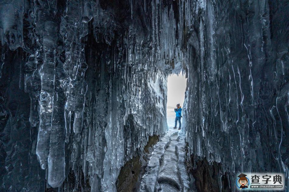 貝加爾湖童話般冰雪仙境 神奇氣泡冰太美了！25