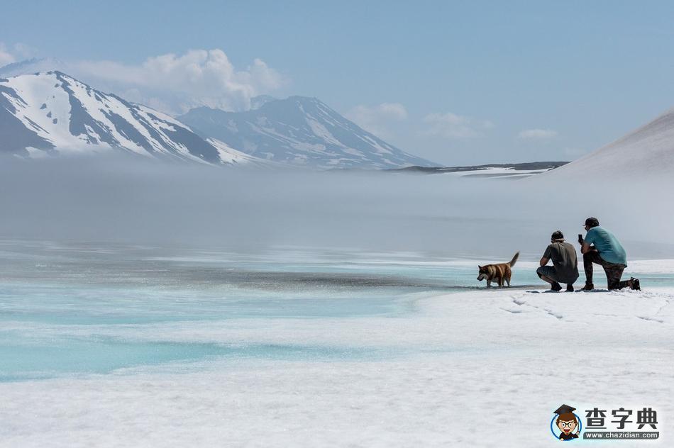 俄勘察加半島冰與火之歌：融雪形成火山冰湖景象奇特10