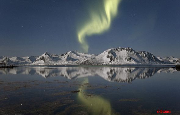 拍攝于挪威洛夫騰（Lofoten），時間是2010年3月
