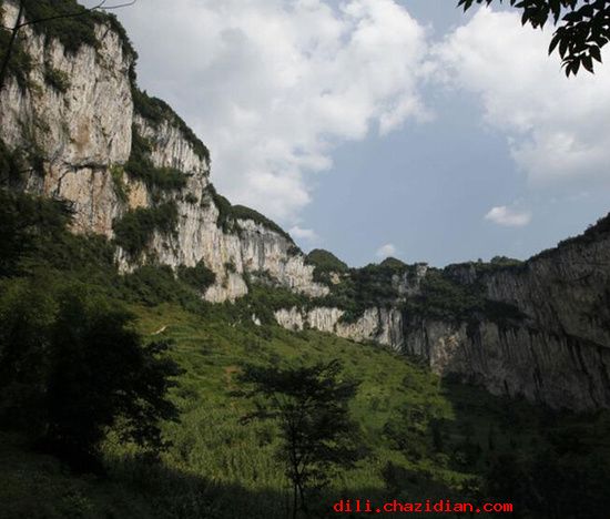 探秘云南:一個(gè)隱藏在天坑中的神秘村落