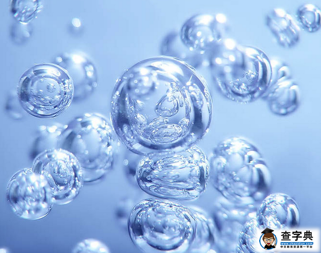  淡水即含鹽量小于0.5 g/L的水。 地球上水的總量為14億立方千米，地球上的水很多，淡水儲量僅占全球總水量的2.53%，而且其中的68.7%又屬于固體冰川，分布在難以利用的高山和南、北兩極地區(qū)，還有一部分淡水埋藏于地下很深的地方，很難進(jìn)行開采。